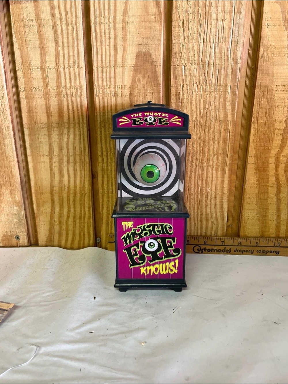 Boardwalk Banks The Mystic Eye Knows! Summit Toy 2010 Halloween Psychic